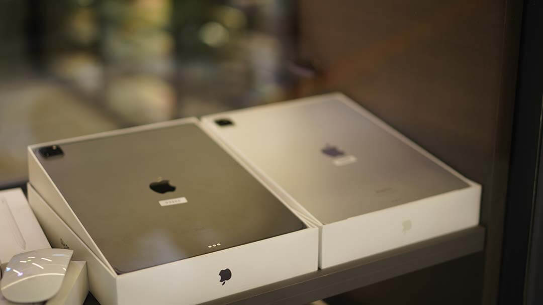 展示中的二手 iPad Pro 裝盒陳列|青蘋果3C 現場回收實拍圖